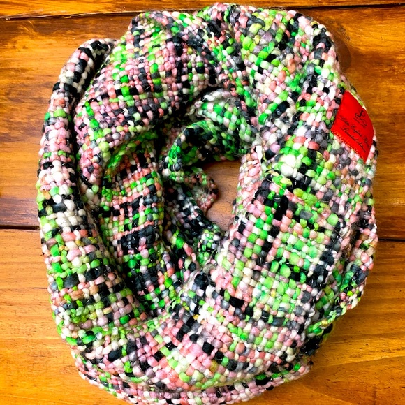 Anthropologie Lotte‎ Erfurt Hjorth Cozy Loop Infinity Scarf Limited Edition NWT - Picture 1 of 9